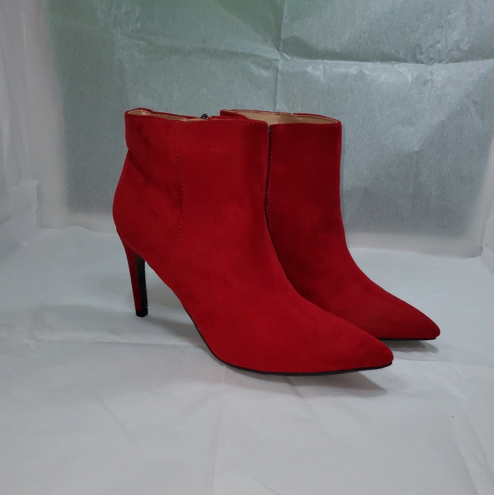 Red Pointed Booties